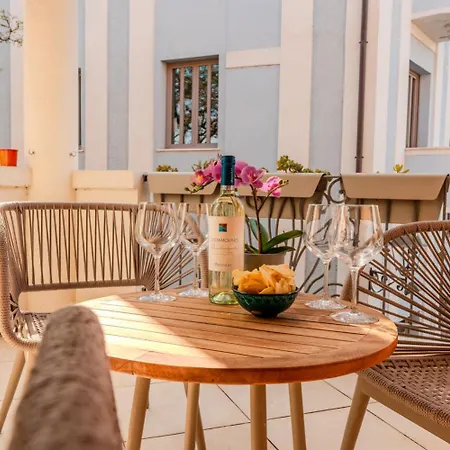 Historic Center, Veranda Con Vista, Private Parking E Wifi * Olbia