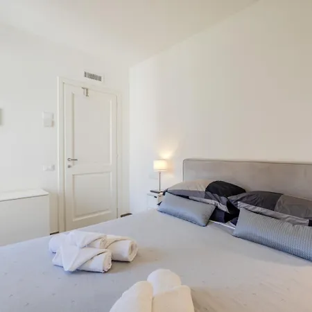 Historic Center, Veranda Con Vista, Private Parking E Wifi Olbia