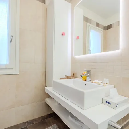 Historic Center, Veranda Con Vista, Private Parking E Wifi Apartman Olbia